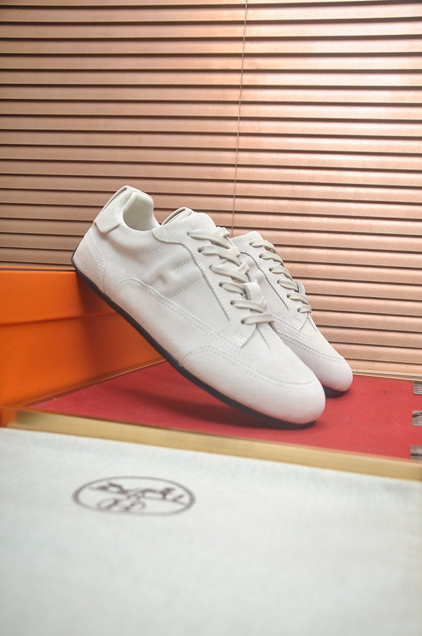 Hermès Off-White Low-Top Sneakers