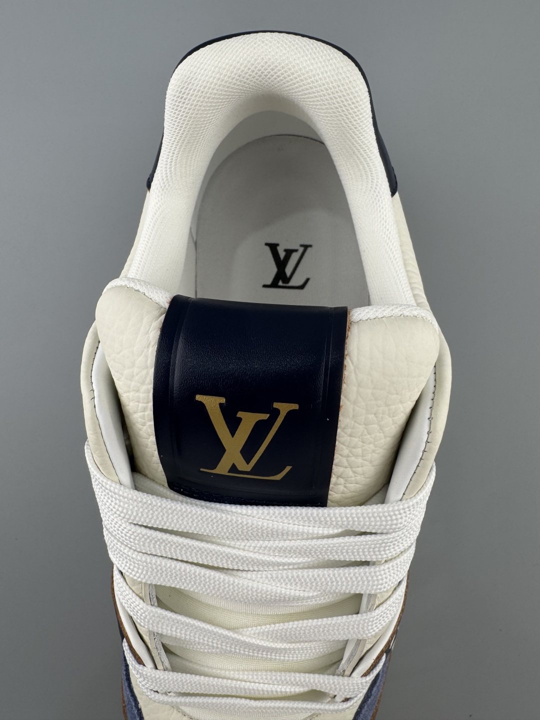 Louis Vuitton White & Navy Low-Top Sneakers